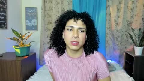 angelwhitte online show from December 17, 2025, 5:46 am