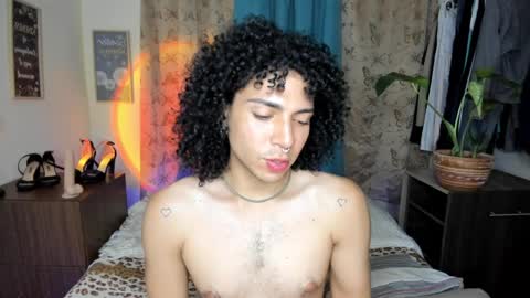 angelwhitte online show from April 6, 2026, 1:36 am