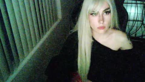 Angelwilde00 online show from September 22, 2025, 4:03 am