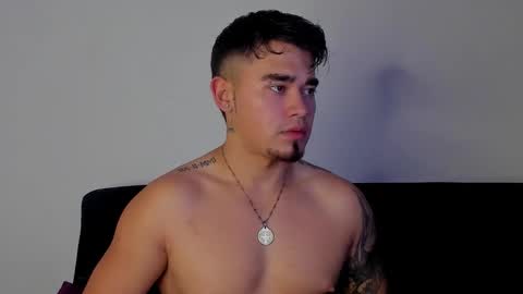 Angel Fox online show from December 3, 2025, 5:37 am