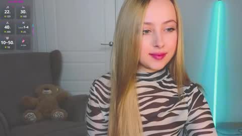 Snapshot of angelxloe chatting on April 28, 2026, 11:43 pm Im Chloe i do FLASH BOOBS for new fan club online show from April 28, 2026, 11:43 pm