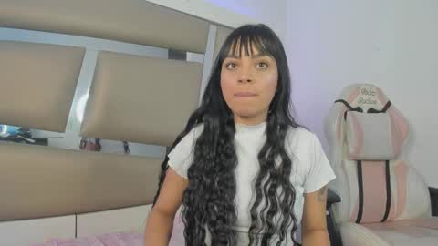 angely_js online show from February 20, 2025, 8:58 pm