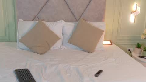 angely_perry online show from April 16, 2026, 4:46 am