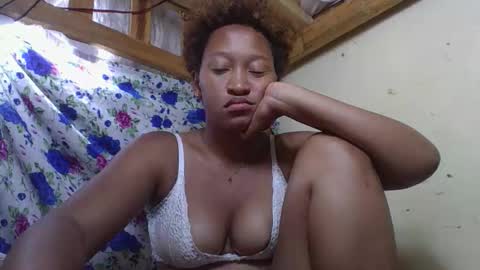 Snapshot of angevannessa chatting on October 22, 2025, 7:13 pm ange online show from October 22, 2025, 7:13 pm