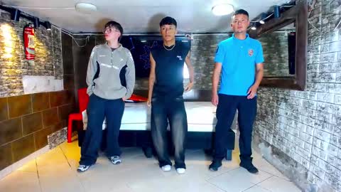 anghelytos online show from October 4, 2025, 1:03 am