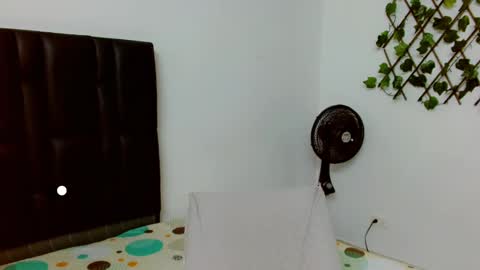 Angie online show from March 5, 2025, 2:12 pm