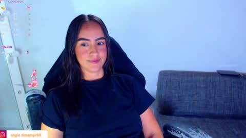 IG angie dreamgirl01 online show from February 19, 2026, 11:45 pm