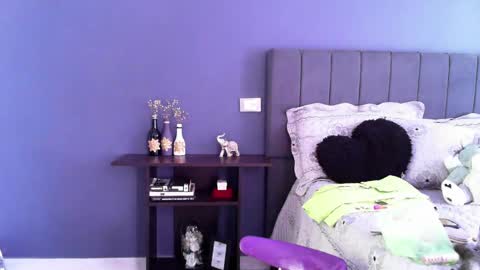 Angiebaxt online show from October 5, 2025, 6:06 pm