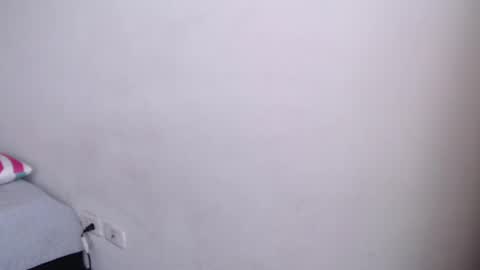 Snapshot of angiehobbes chatting on January 17, 2025, 5:51 pm Angie Hobbes online show from January 17, 2025, 5:51 pm