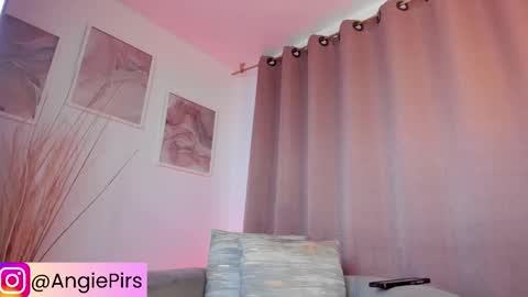 AngiePirs online show from March 13, 2026, 7:42 pm