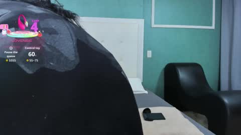 Ania online show from November 13, 2025, 9:58 pm