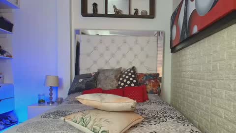 laura  online show from December 7, 2024, 2:09 am