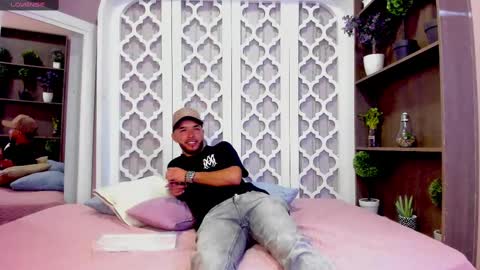 Snapshot of aniie_west chatting on February 7, 2025, 12:28 pm aniie_west online show from February 7, 2025, 12:28 pm