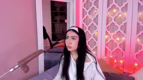 Snapshot of aniie_west chatting on February 19, 2025, 12:00 pm aniie_west online show from February 19, 2025, 12:00 pm