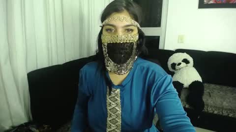 Snapshot of aniisaalii chatting on November 15, 2025, 5:27 am Anissa online show from November 15, 2025, 5:27 am