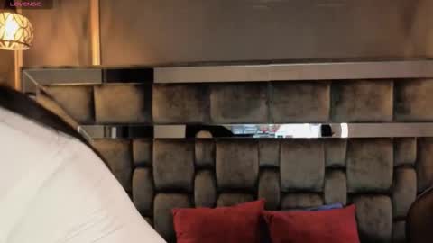 Ani  online show from October 4, 2025, 4:10 am