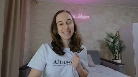 anikabloom online show from February 2, 2025, 10:06 pm