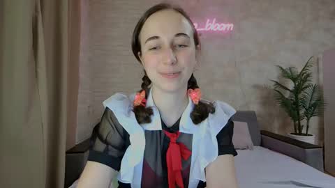 anikabloom online show from February 4, 2025, 4:59 am