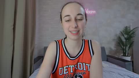 anikabloom online show from February 13, 2025, 7:56 am