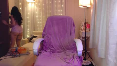 Snapshot of anisahade chatting on October 4, 2025, 3:10 pm Anisahade online show from October 4, 2025, 3:10 pm