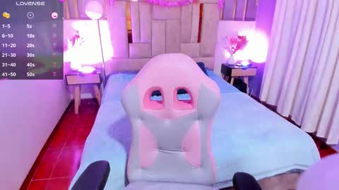 anisha_zambrano online show from November 26, 2025, 1:34 pm