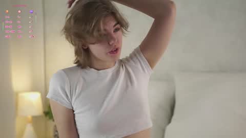 AnishaVivo online show from December 4, 2025, 12:47 pm