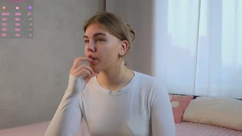 AnishaVivo online show from April 3, 2026, 8:34 am