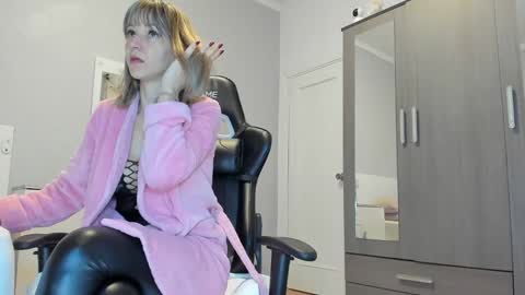 Luna online show from January 15, 2025, 9:56 am