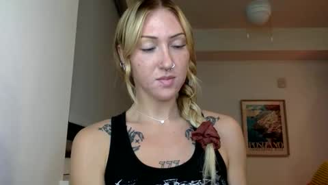 Snapshot of anisummers chatting on November 6, 2025, 2:56 am Ani Summers online show from November 6, 2025, 2:56 am