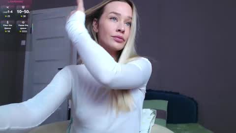 Snapshot of anita_delicious chatting on October 20, 2025, 9:54 am anita_delicious online show from October 20, 2025, 9:54 am