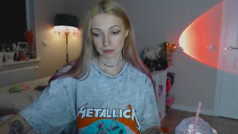 anita_moon_ online show from November 5, 2025, 11:27 pm