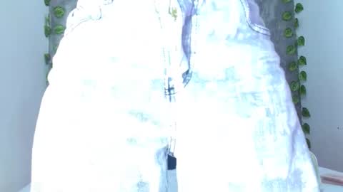 Anita Correa online show from April 4, 2026, 7:44 pm