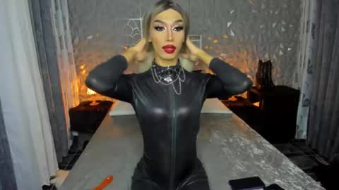 Snapshot of anitacruisze chatting on January 30, 2025, 12:18 am Miss Ann online show from January 30, 2025, 12:18 am