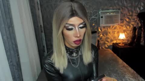 Snapshot of anitacruisze chatting on February 19, 2025, 12:35 am Miss Ann online show from February 19, 2025, 12:35 am