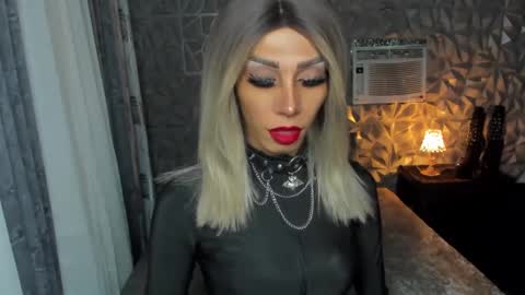 Snapshot of anitacruisze chatting on February 19, 2025, 7:39 am Miss Ann online show from February 19, 2025, 7:39 am