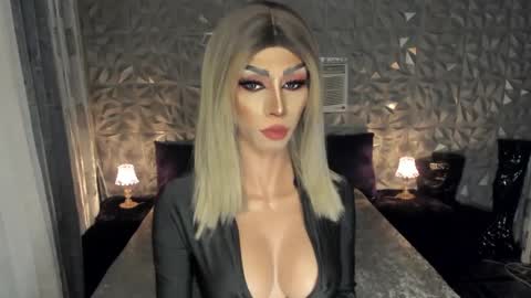 Snapshot of anitacruisze chatting on February 21, 2025, 11:01 am Miss Ann online show from February 21, 2025, 11:01 am