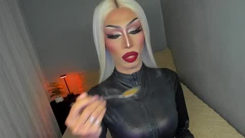 Snapshot of anitacruisze chatting on September 28, 2025, 11:54 pm Miss Ann online show from September 28, 2025, 11:54 pm