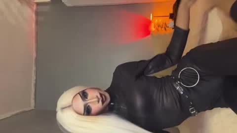 Snapshot of anitacruisze chatting on October 7, 2025, 11:13 pm Miss Ann online show from October 7, 2025, 11:13 pm