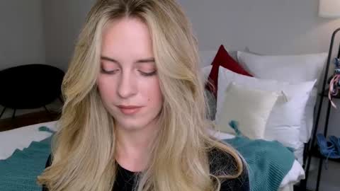 Anita online show from November 18, 2025, 2:54 pm