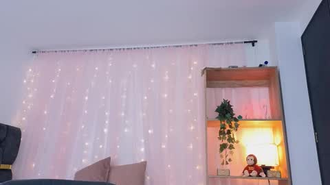 anitaglow online show from October 7, 2025, 2:58 pm