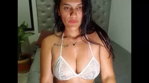 esmeralda online show from March 7, 2025, 8:44 pm