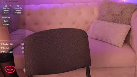 anittarays online show from February 15, 2025, 6:01 pm