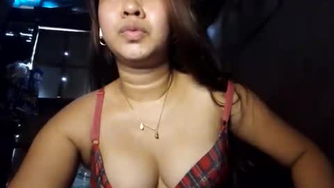 anivia15 online show from September 17, 2025, 5:42 am