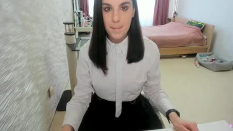 Anna online show from March 4, 2025, 10:13 am