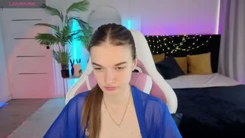 Snapshot of ann_woood chatting on August 7, 2026, 2:19 pm ann_woood online show from August 7, 2026, 2:19 pm