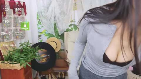 Snapshot of anna6513812 chatting on April 6, 2026, 8:48 am anna6513812 online show from April 6, 2026, 8:48 am