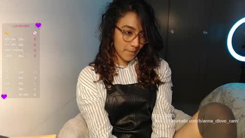 Anna online show from March 11, 2025, 6:41 pm