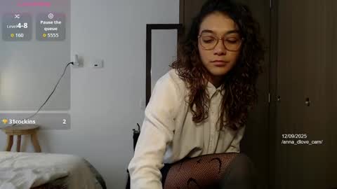 Anna online show from September 12, 2025, 3:34 pm