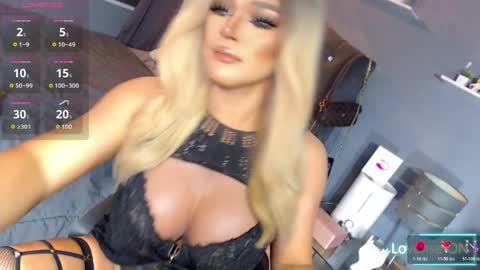 Snapshot of anna_mclaine chatting on April 8, 2026, 10:54 pm Miss Anna online show from April 8, 2026, 10:54 pm