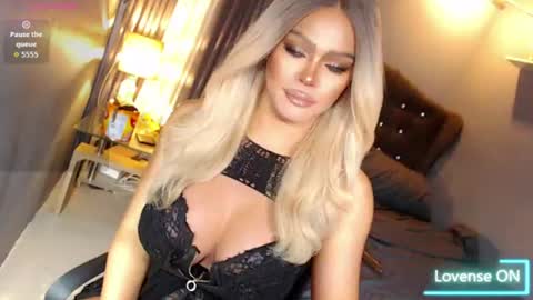Miss Anna online show from June 22, 2026, 11:46 pm